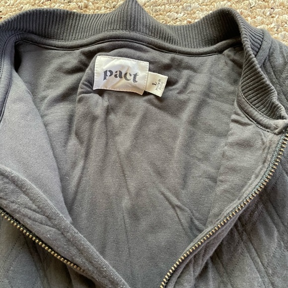 COPY - Dark Gray Quilted Bomber Jacket from Pact Size LARGE - Picture 7 of 9